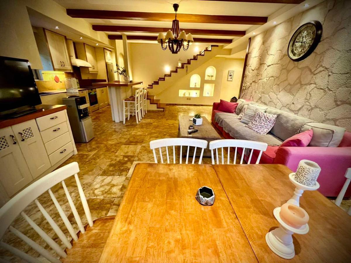 Ένας Ευχάριστος Χώρος Με Πισίνα Villa Pórto Ráfti Екстериор снимка