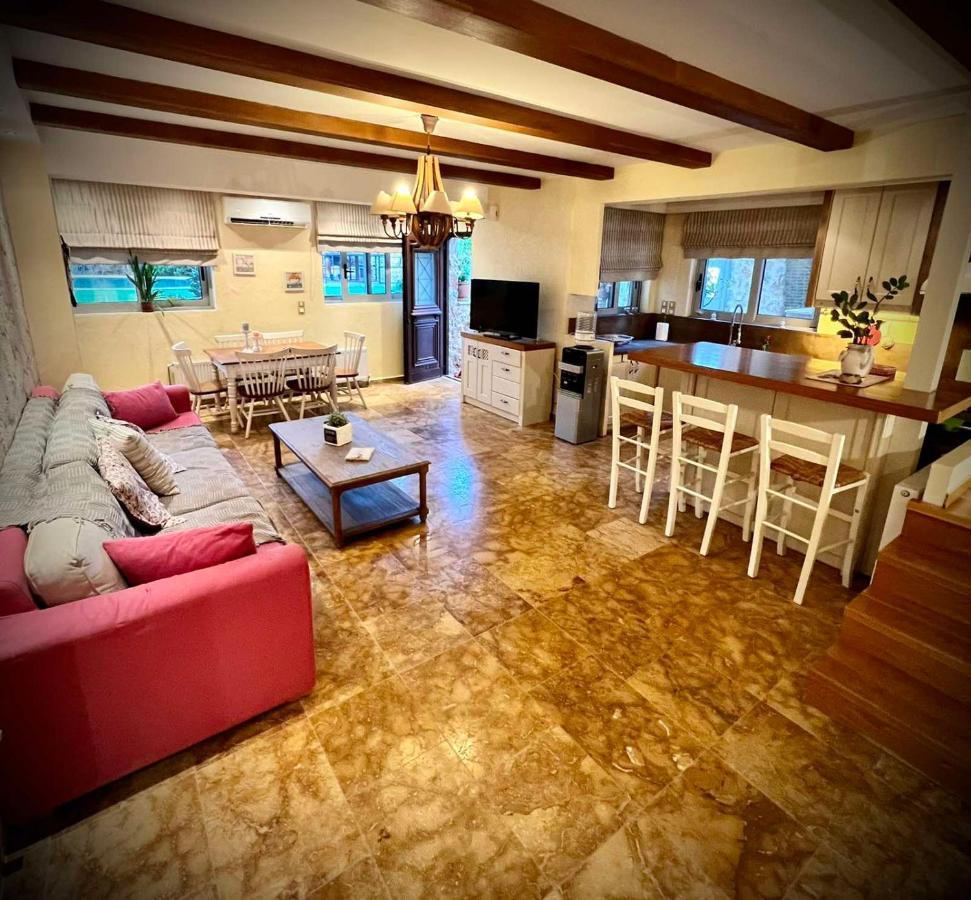 Ένας Ευχάριστος Χώρος Με Πισίνα Villa Pórto Ráfti Екстериор снимка